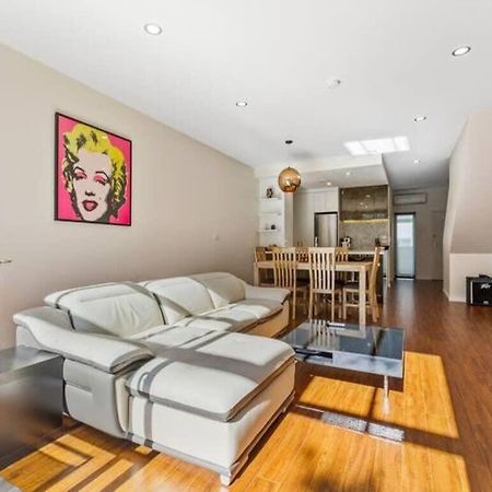 Sleek Modern Pad Next To Spark Arena Free Parking Auckland Luaran gambar