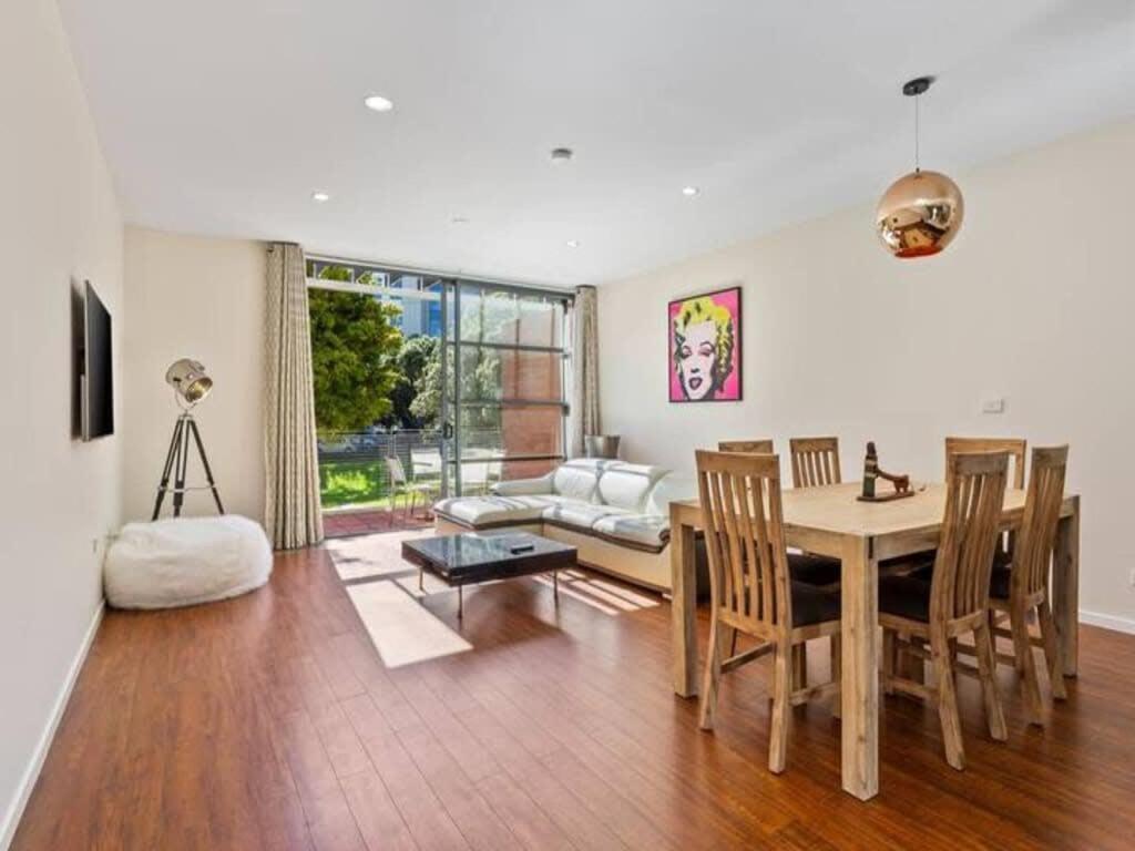 Sleek Modern Pad Next To Spark Arena Free Parking Auckland Luaran gambar