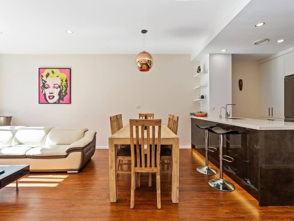 Sleek Modern Pad Next To Spark Arena Free Parking Auckland Luaran gambar