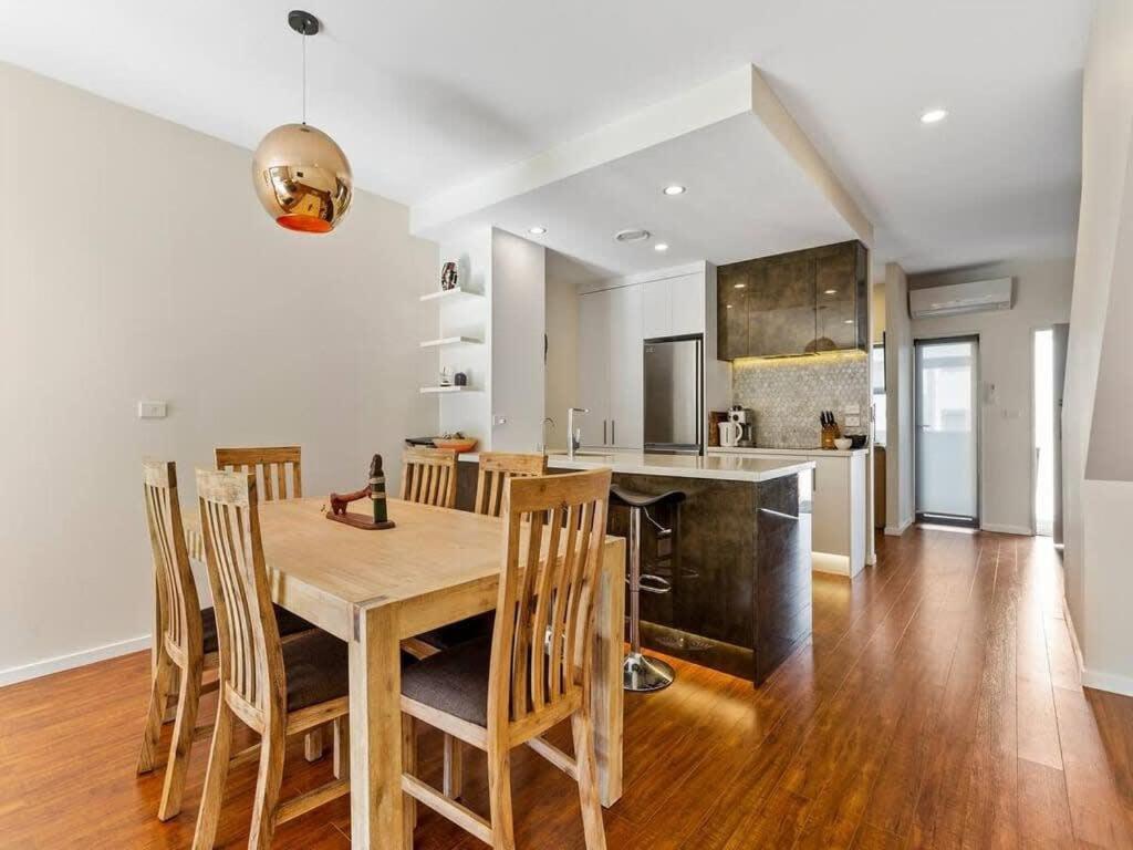 Sleek Modern Pad Next To Spark Arena Free Parking Auckland Luaran gambar